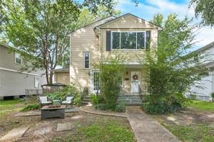 featured image of 5828 General Haig Street
