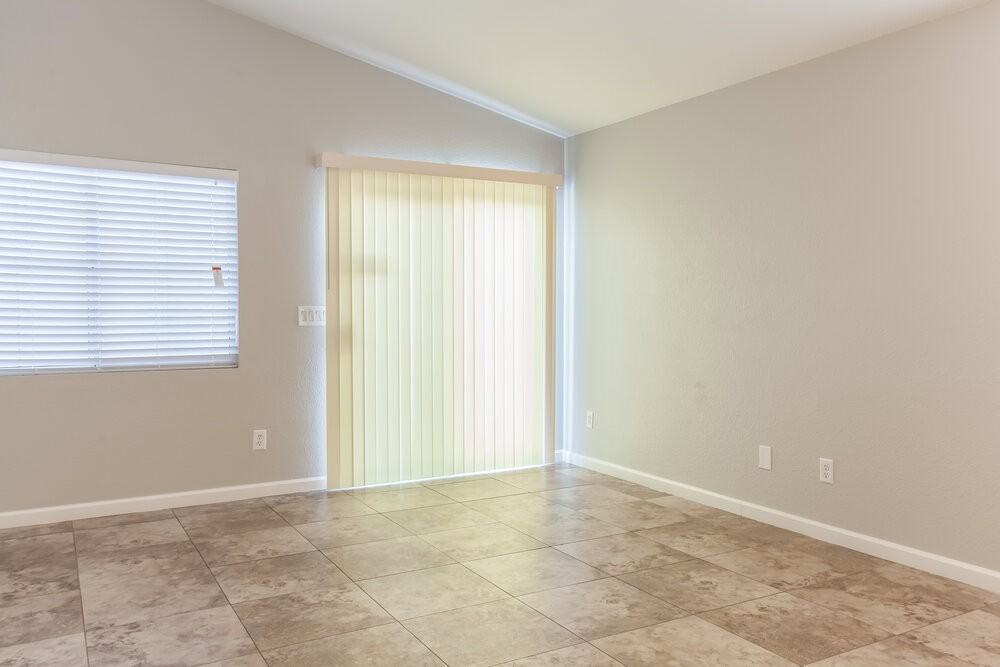 6333 Winter Valley Ct - Photo 4 of 15