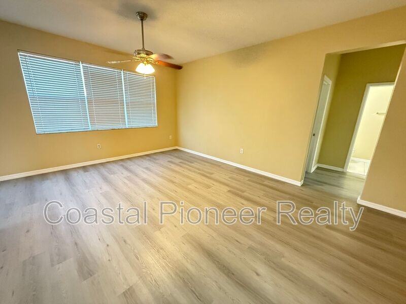 10337 Stratford Pointe Avenue - Photo 5 of 32