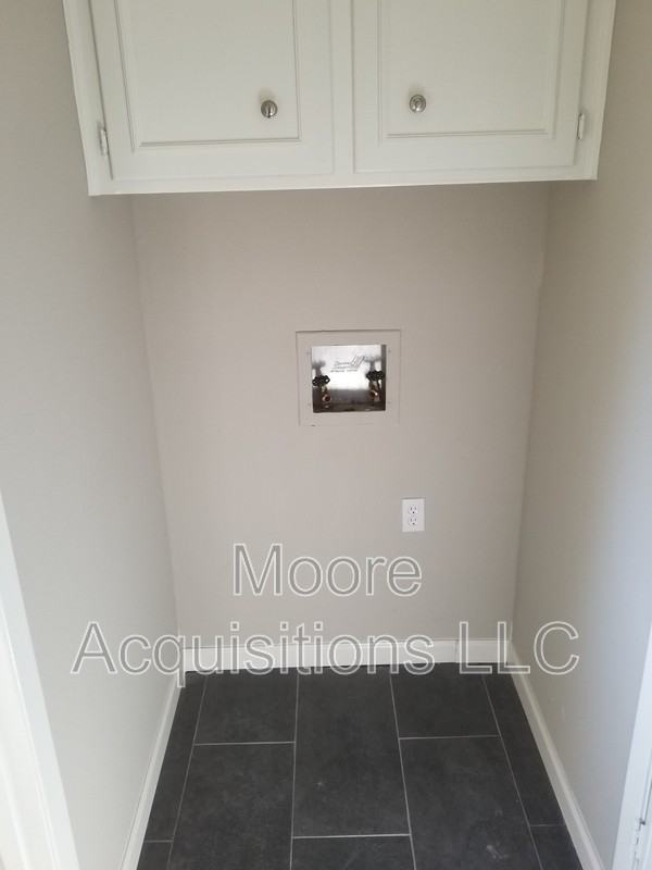 1833 Skyline Dr - Photo 6 of 19