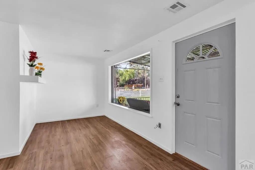 1206 Van Buren St - Photo 2 of 19