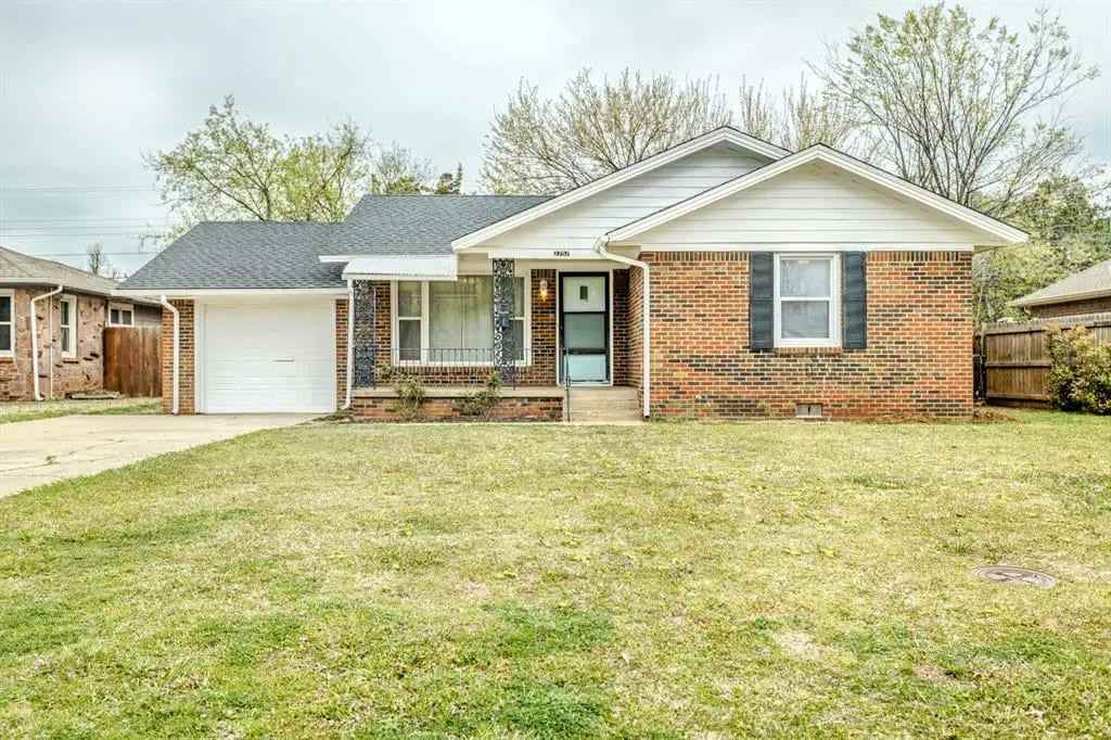 2757 Lancaster Ln