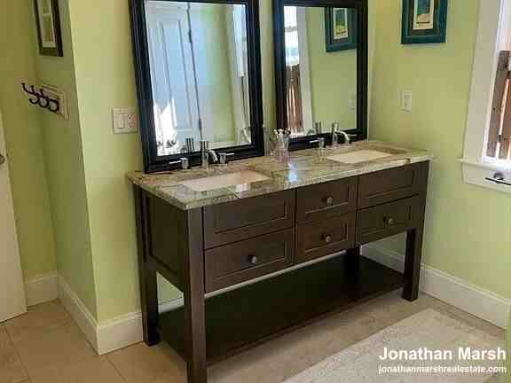 4 Creek St #4 - Photo 3 of 15