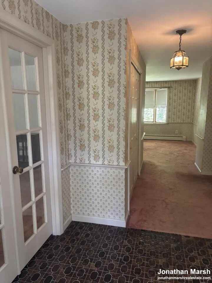 31 Robbins St - Photo 3 of 10