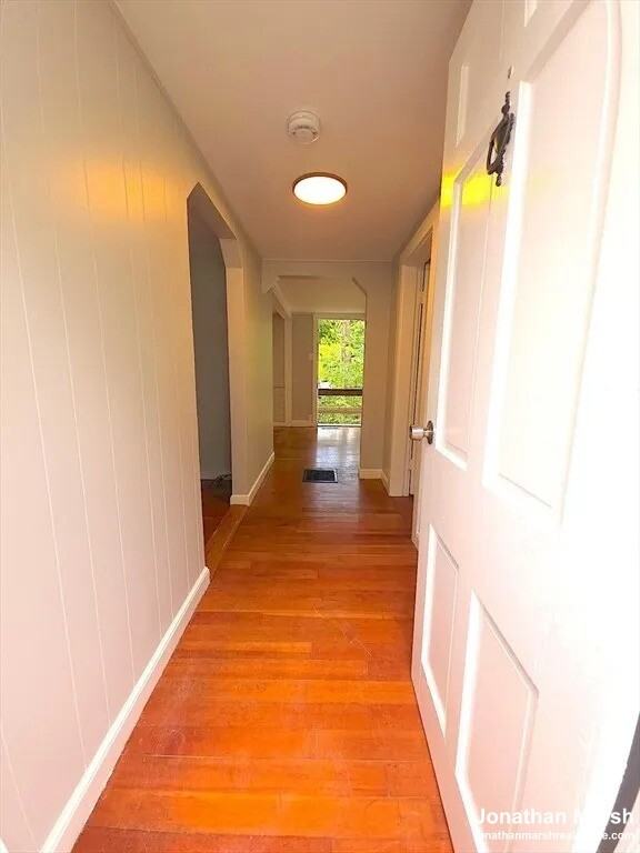 991 Main St - Photo 2 of 11