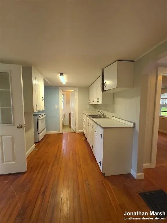 991 Main St - Photo 3 of 11