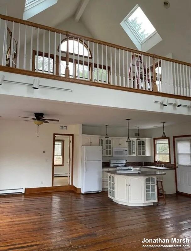 132 Summer St - Photo 2 of 9