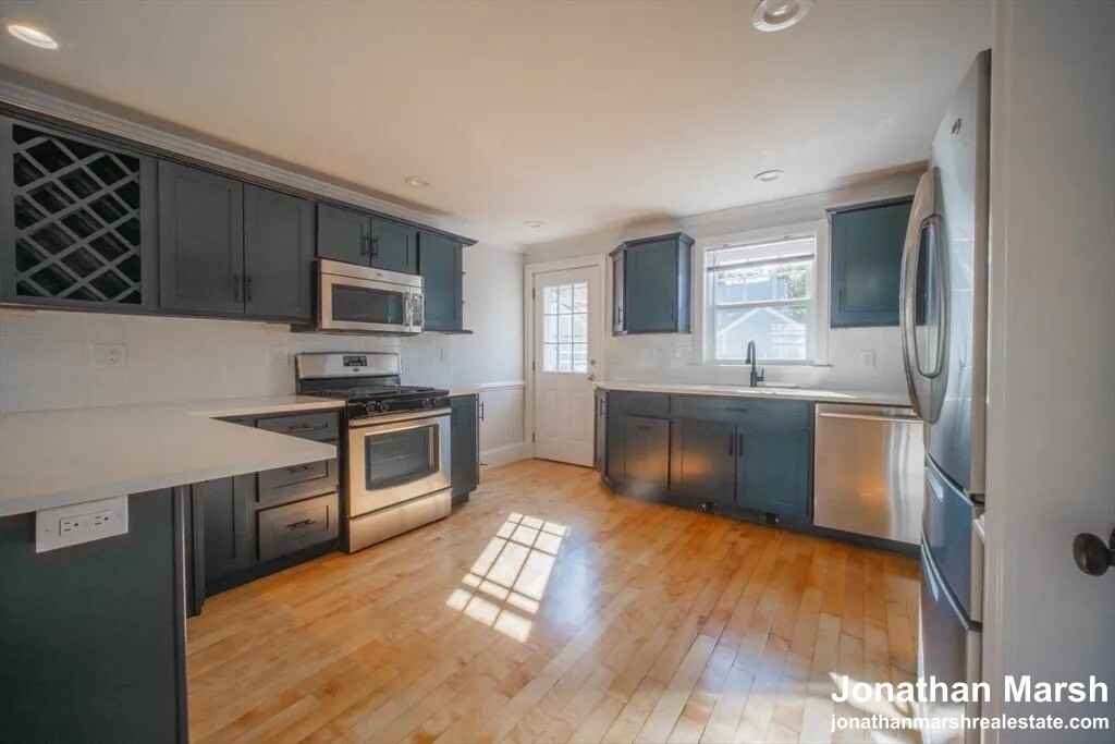 49 Riverside Ave - Photo 3 of 4