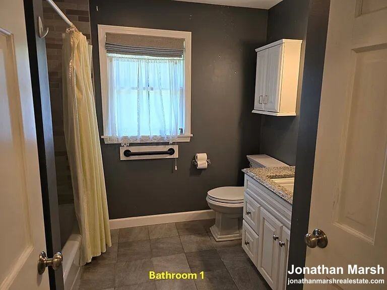 121 Huntington Rd - Photo 2 of 8