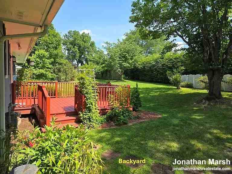121 Huntington Rd - Photo 3 of 8