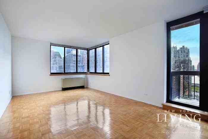 250 E 40th St #17E