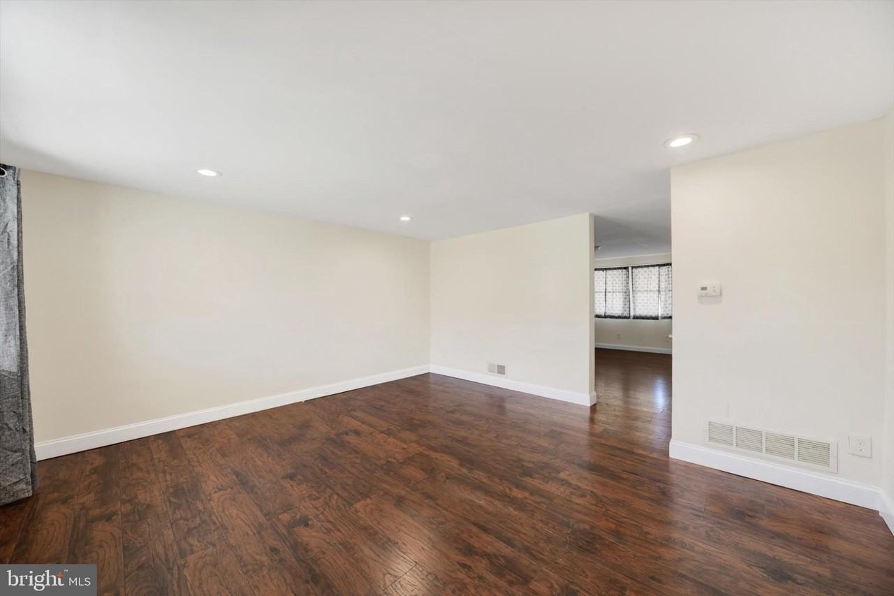 7834 Saint Claire Lane - Photo 3 of 18