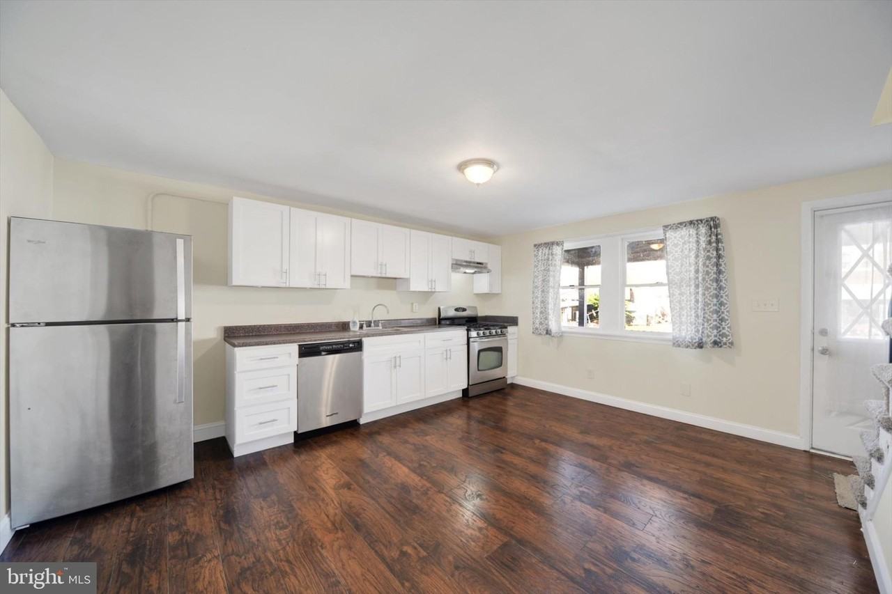 7834 Saint Claire Lane - Photo 5 of 18