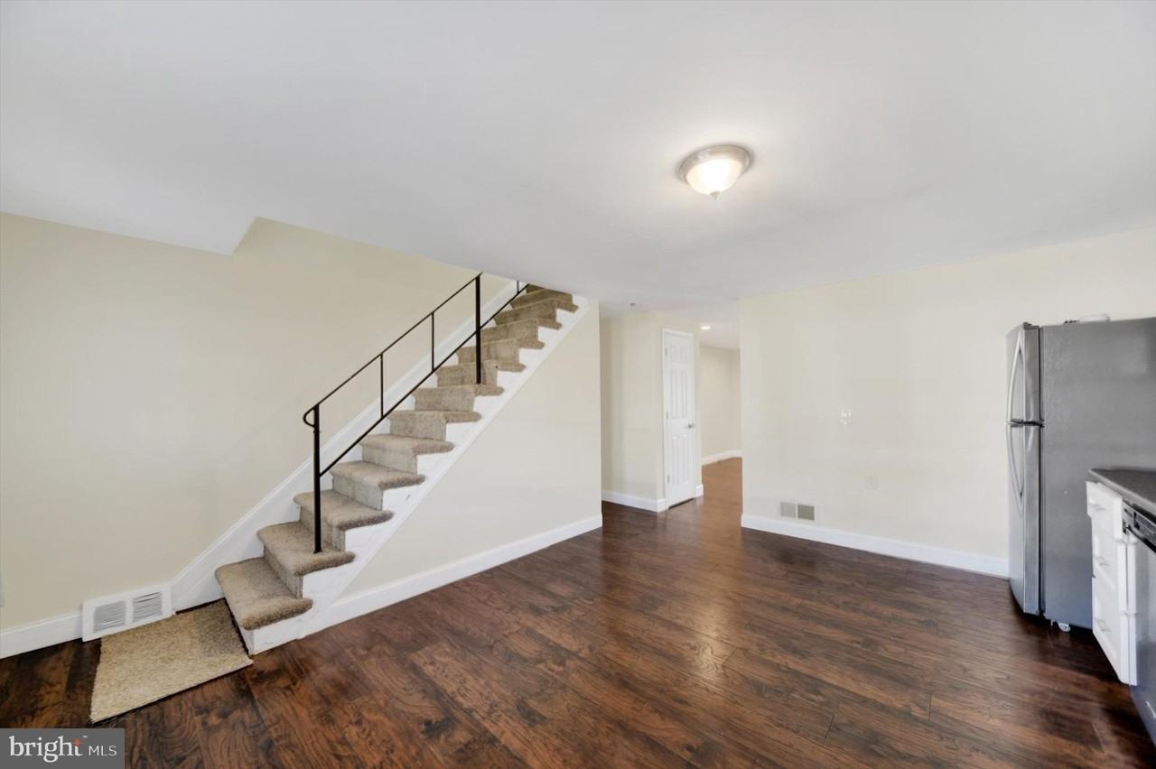 7834 Saint Claire Lane - Photo 7 of 18