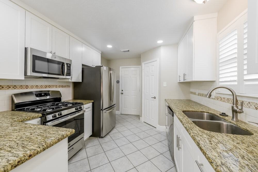 23206 Sandpiper Trl - Photo 7 of 16