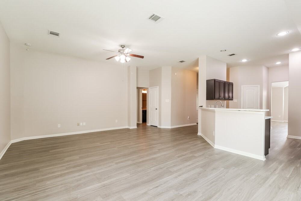 603 Lake View Dr - Photo 4 of 16