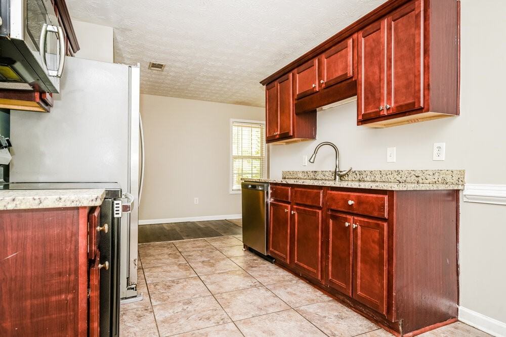 120 Sampson Ct - Photo 6 of 16