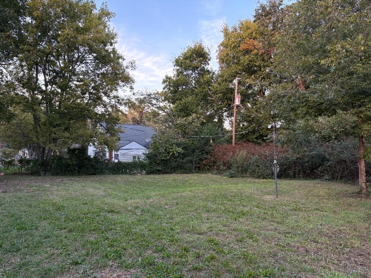 225 Poplar St - Photo 2 of 2