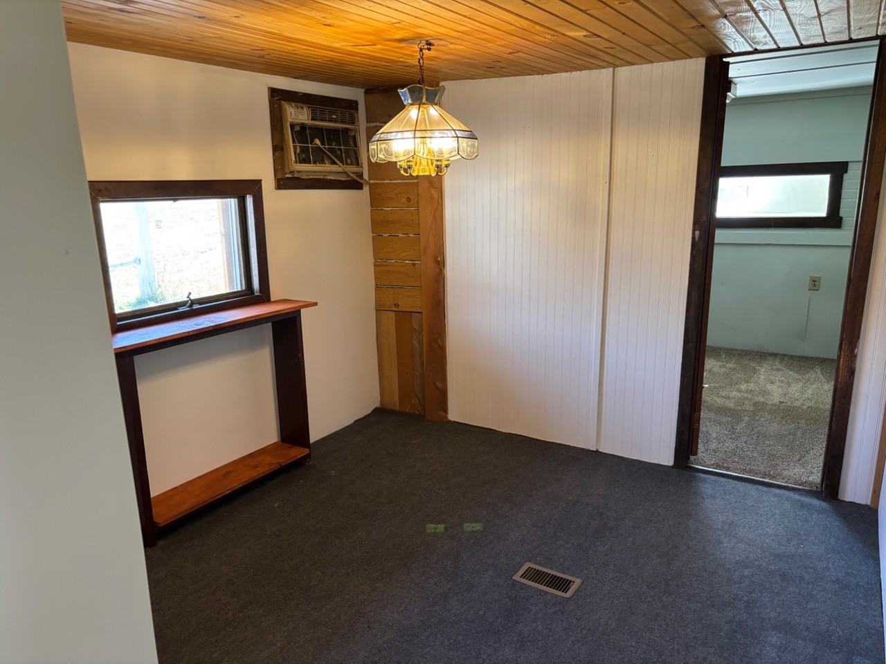 631 Lehigh Ln - Photo 3 of 23