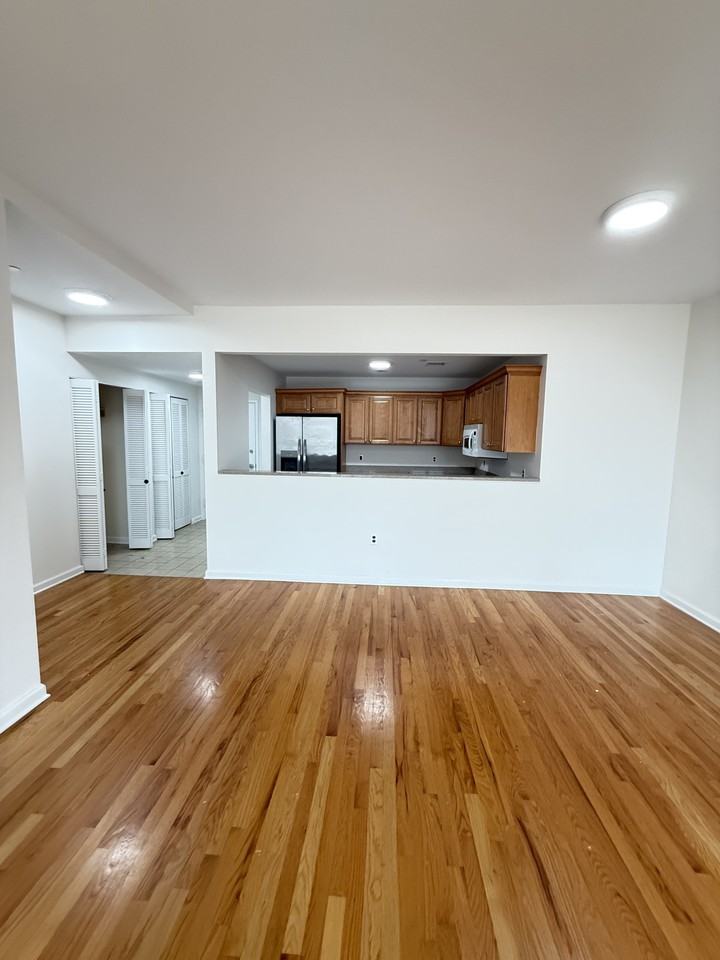 53 West Palisade Avenue #PH3 - Photo 3 of 16