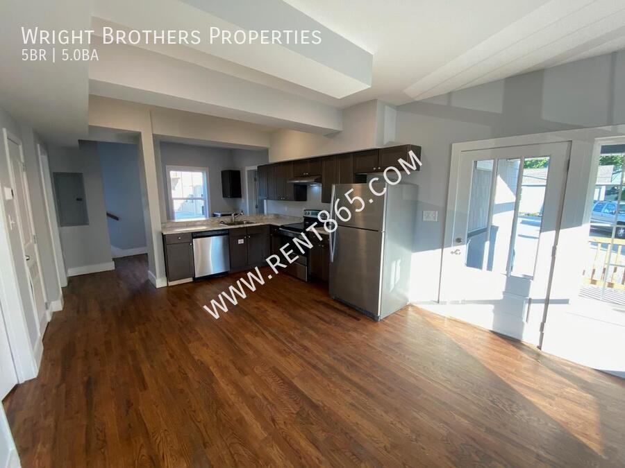 1418 Forest Ave #1418 - Photo 2 of 9