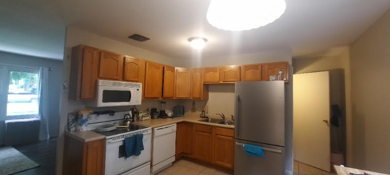 1985 Fairwood Ln - Photo 7 of 9