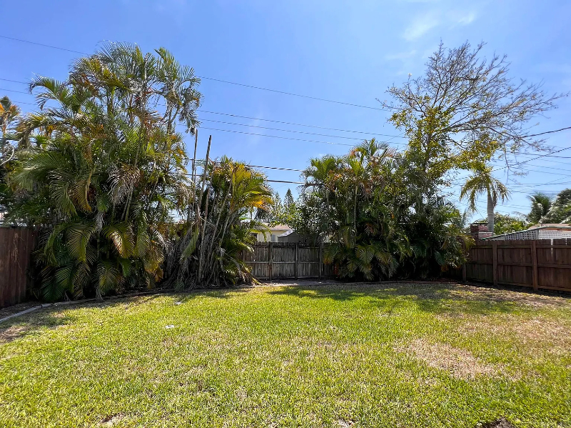 5140 Ne 3rd Ave #REAR - Photo 6 of 9