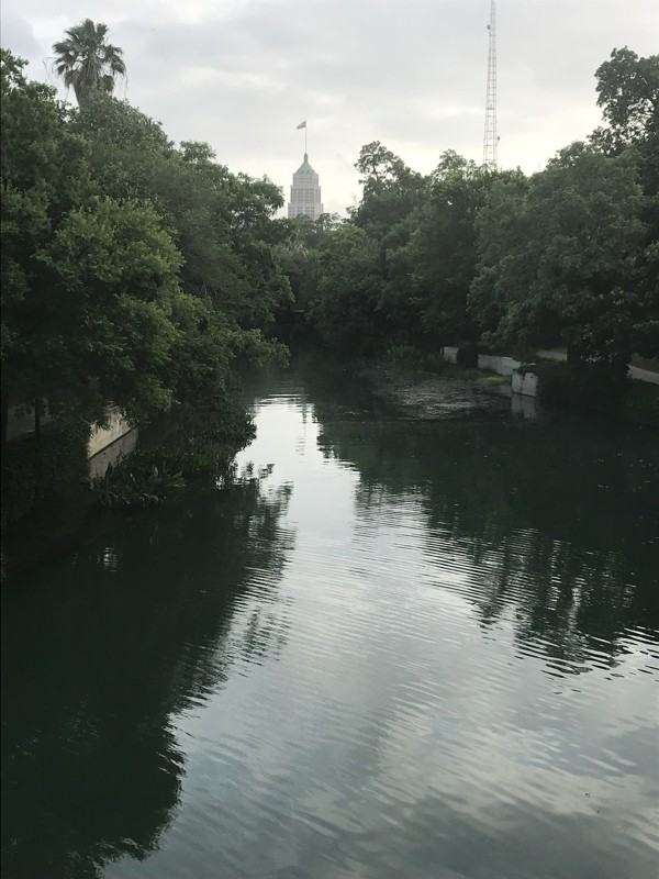 216 E Rische - Photo 3 of 18