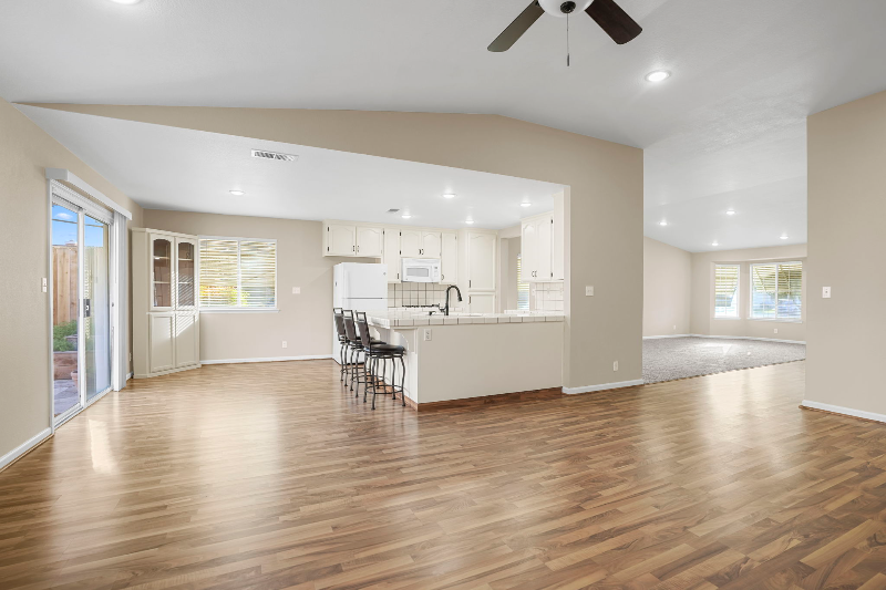 209 Grapewood Ct - Photo 3 of 20