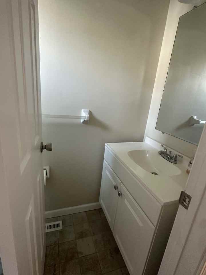 372 Monticello Dr #372 - Photo 3 of 21