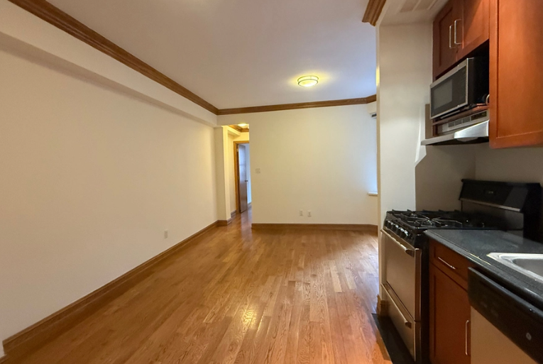 1684 York Ave #5A - Photo 3 of 7