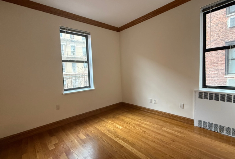 1684 York Ave #5A - Photo 6 of 7