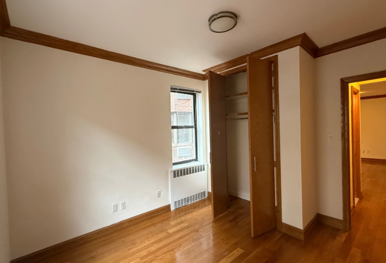 1684 York Ave #5A - Photo 7 of 7