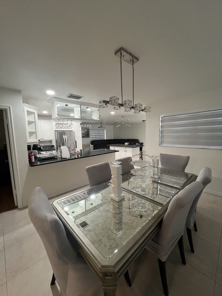 1010 Hollywood Blvd #NA - Photo 6 of 17