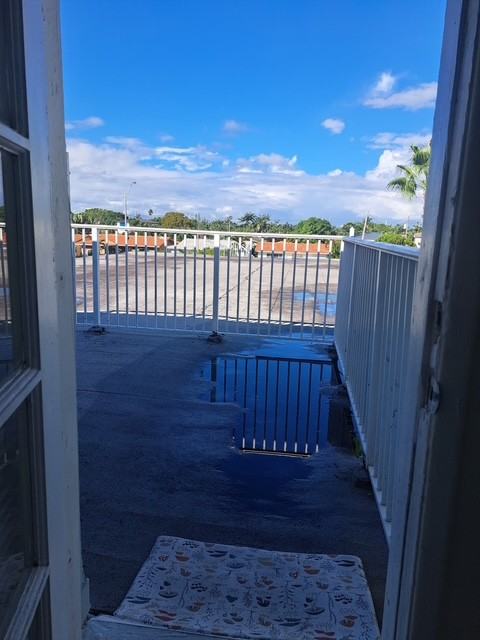 9056 Collins Ave #28 - Photo 5 of 17