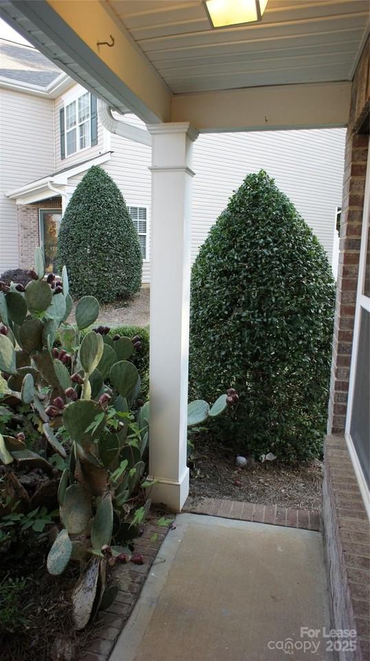 12027 Stratfield Place Cir - Photo 3 of 39