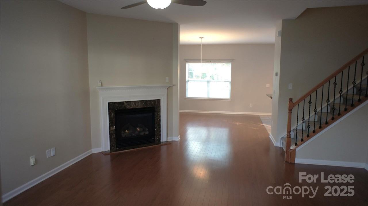 12027 Stratfield Place Cir - Photo 7 of 39