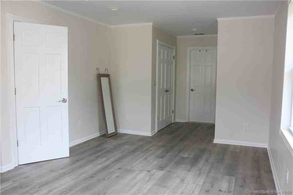 41 Colonial Rd - Photo 2 of 8