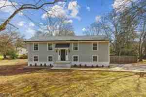 featured image of 124 Lurline Dr