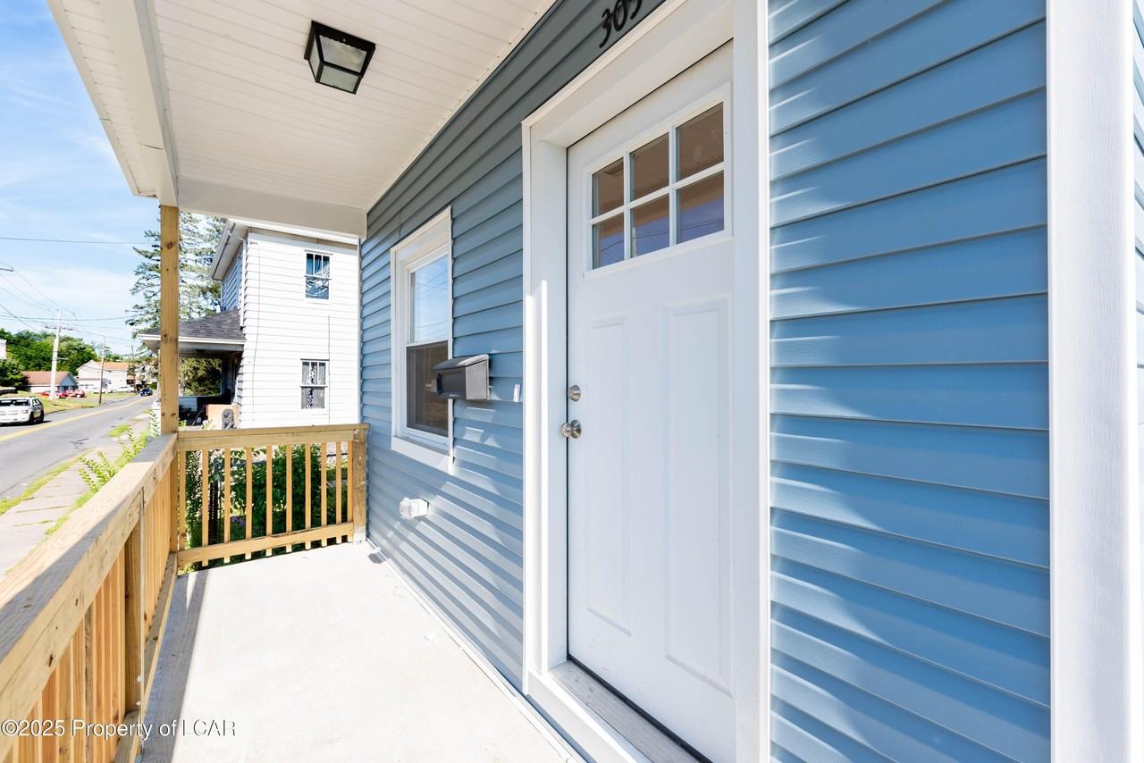 305 Parsonage St - Photo 3 of 20