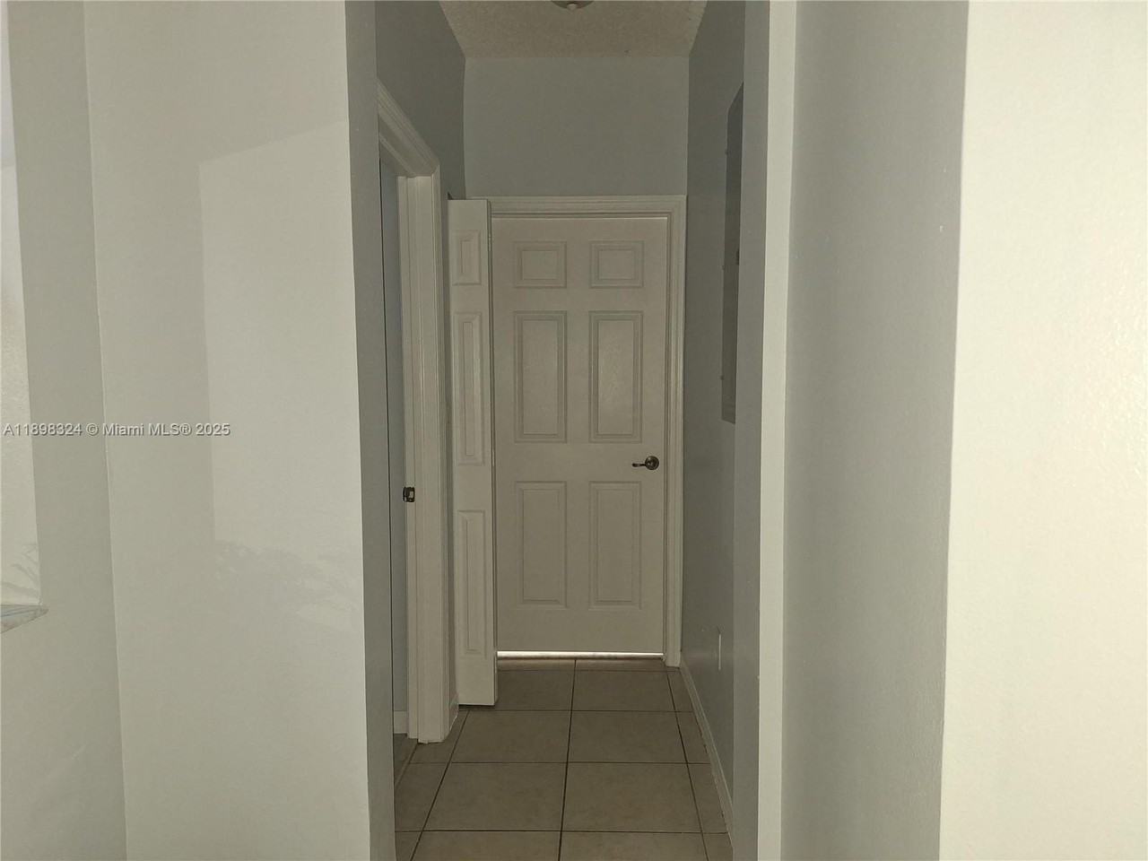 2318 Ne 42nd Cir #2318 - Photo 5 of 27