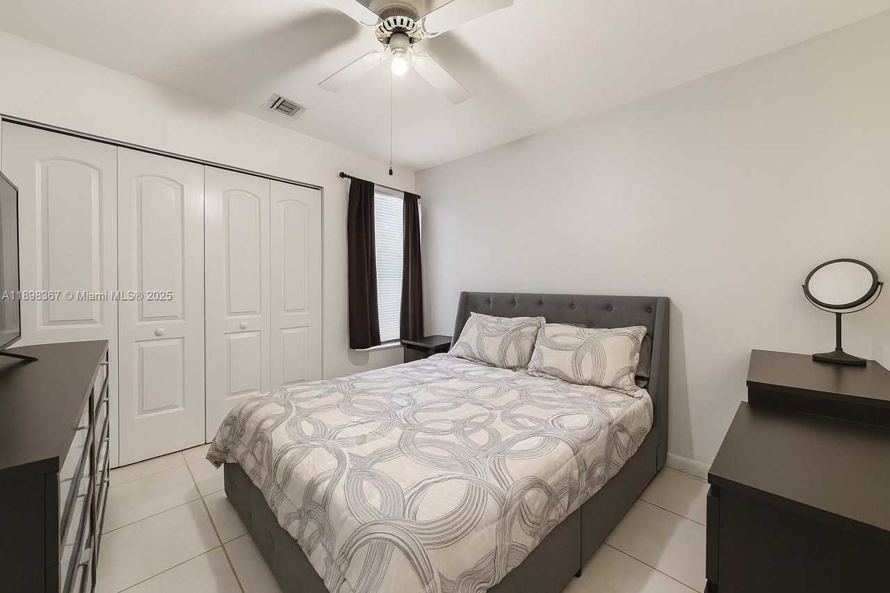 8124 Sw 153rd Pl #8124 - Photo 4 of 12