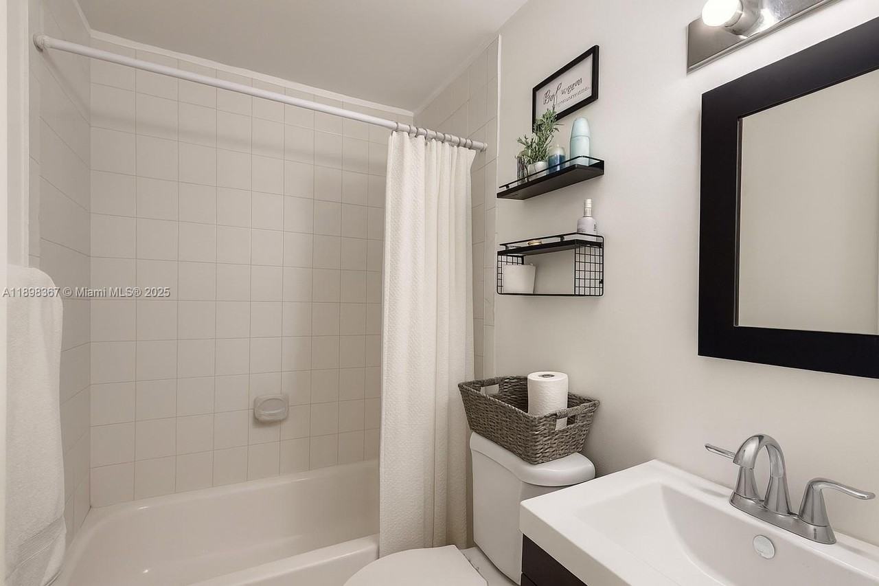 8124 Sw 153rd Pl #8124 - Photo 5 of 12