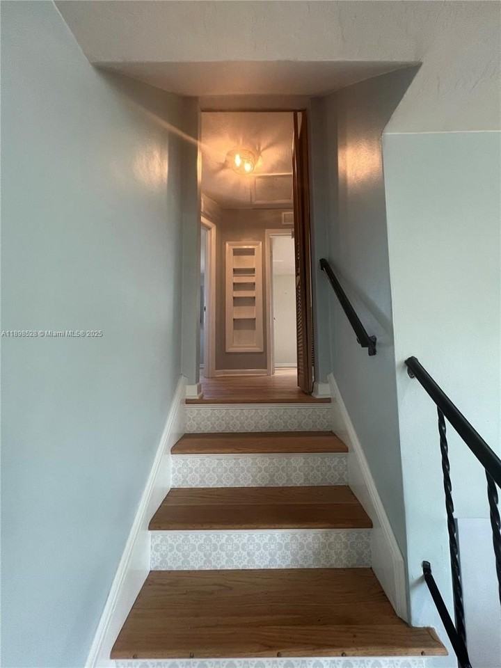 141 Nw 72nd Way #1 - Photo 6 of 11