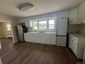 524 Mastic Rd - Photo 1 of 1