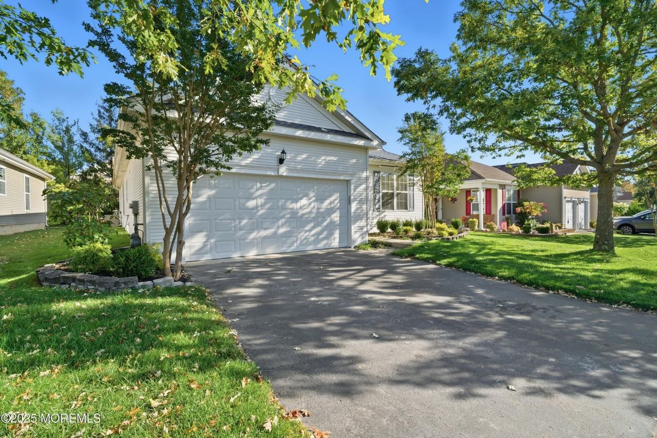 225 Mirage Blvd - Photo 3 of 50