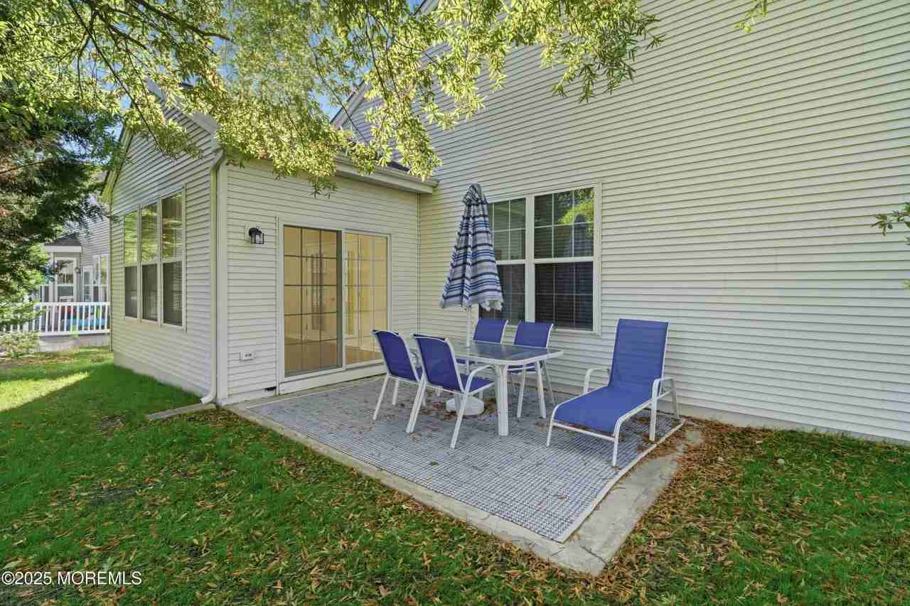 225 Mirage Blvd - Photo 4 of 50