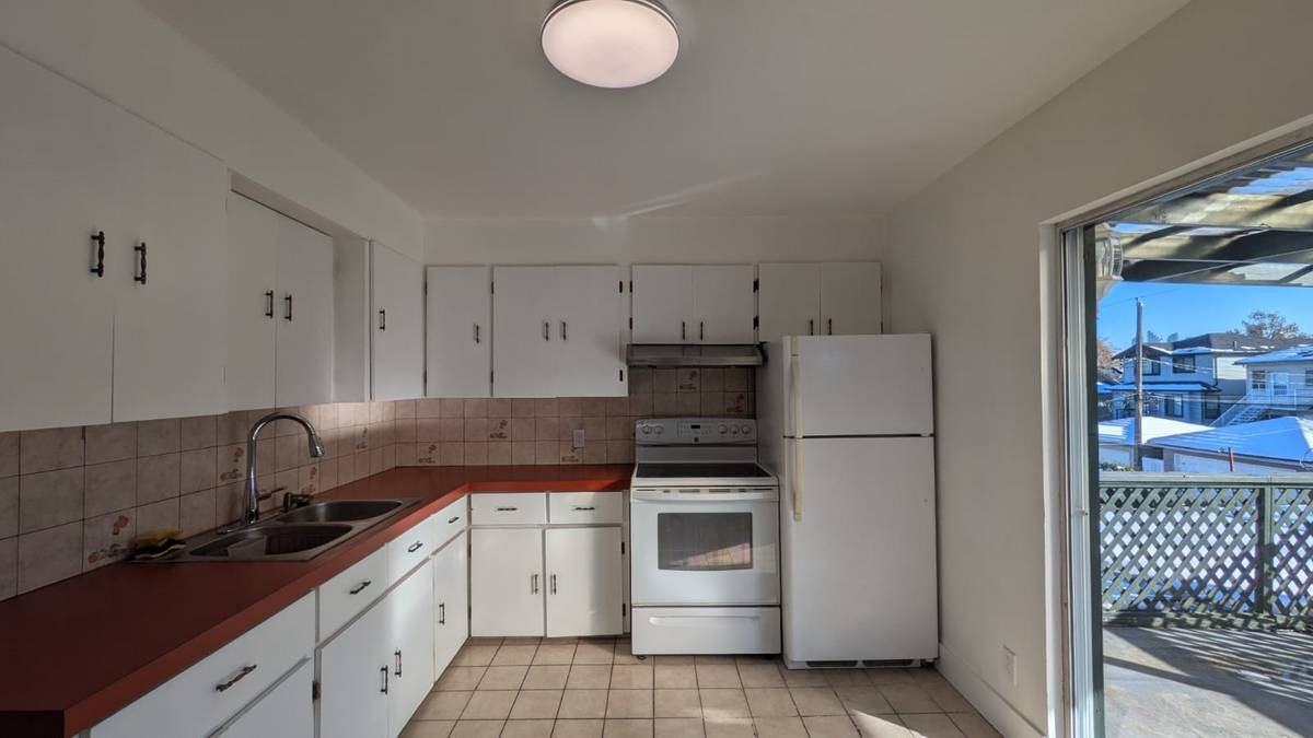 3404 East 26th Avenue - Photo 4 of 21