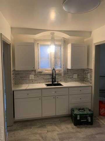 17211 Rutherford St - Photo 2 of 23