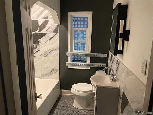 17211 Rutherford St - Photo 5 of 23